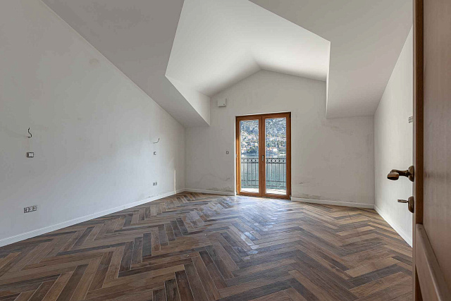 A luxurious three-story villa on the first sea line in  Kotor — photo 21
